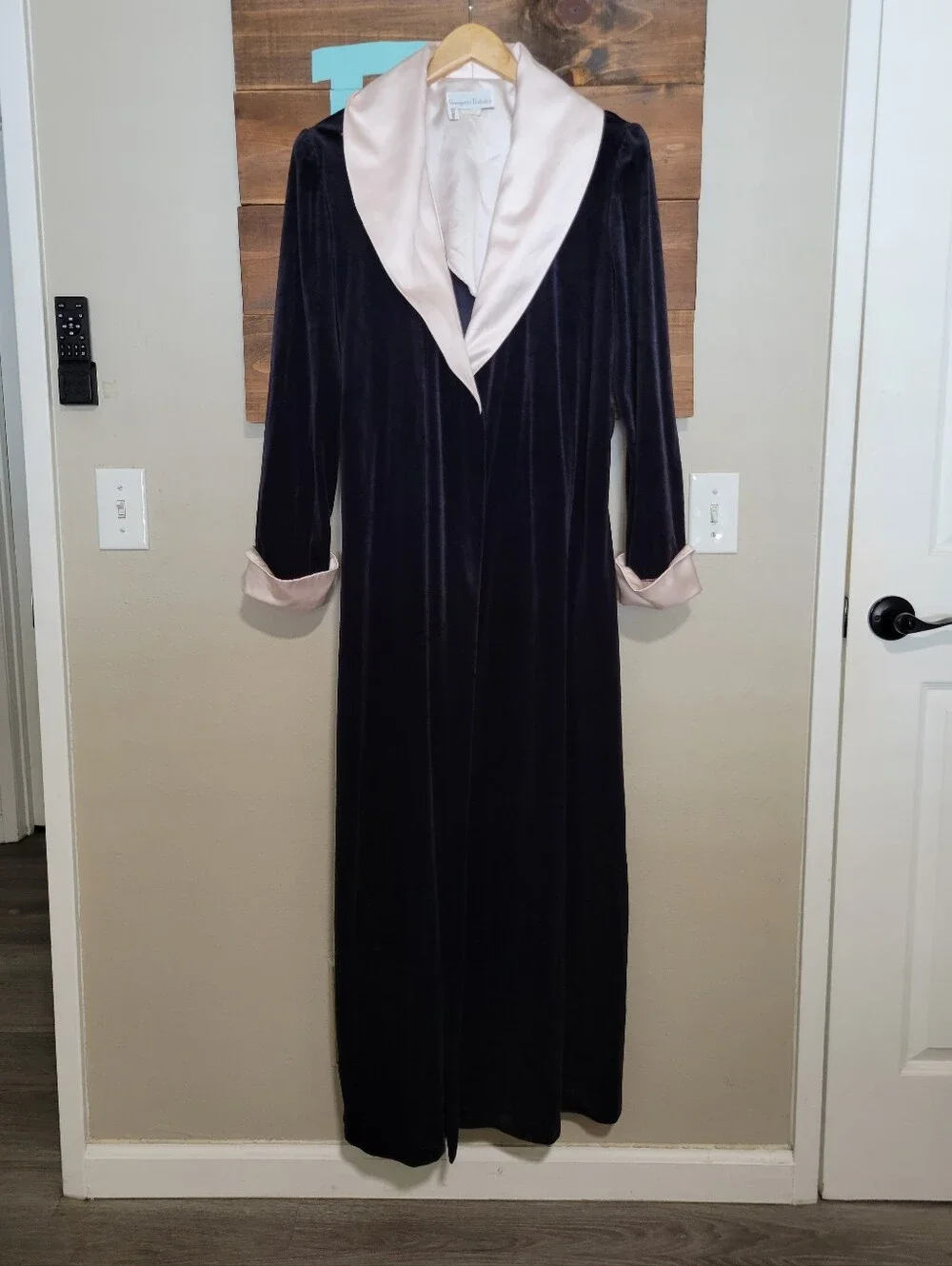 Vintage 80s Pink Satin Trim Black Velvet Old Hollywood Long Robe Medium